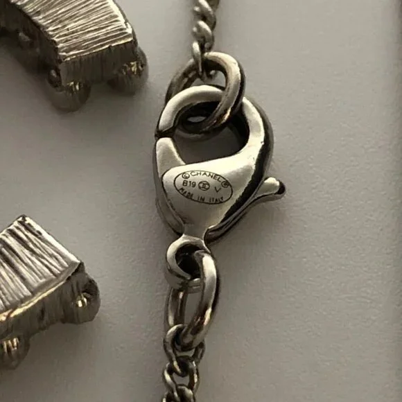 CHANEL CC Logo Rhinestone Pendant Necklace 24" Silver Tone B19V Auth w/Box D-m11 - Picture 10 of 10